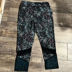 Size large leggings